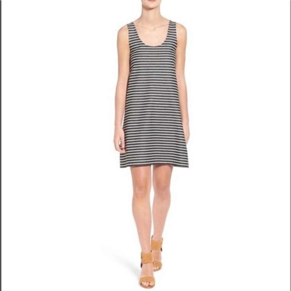 🦊 Black and White Striped Sleeveless Dress